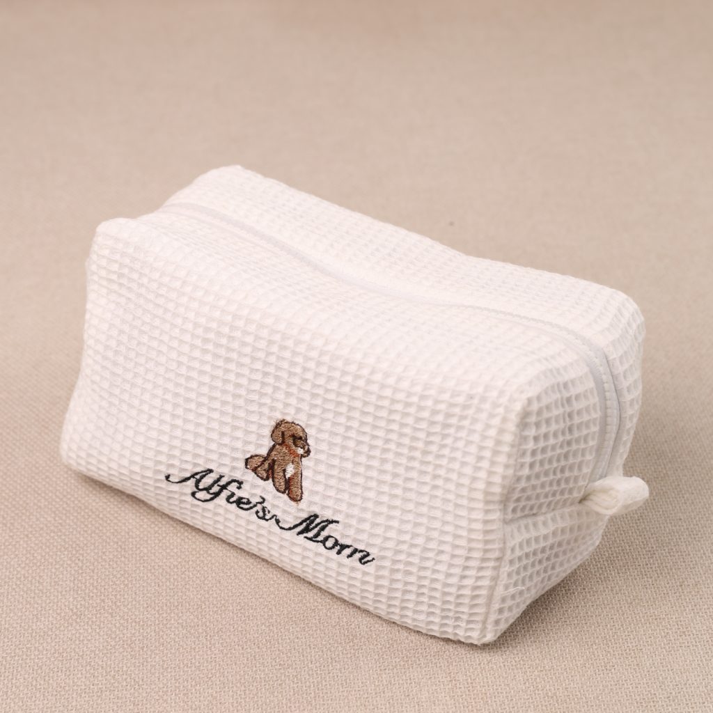 Персонализированная вафельная косметичка Dog Mom с вашей собакой